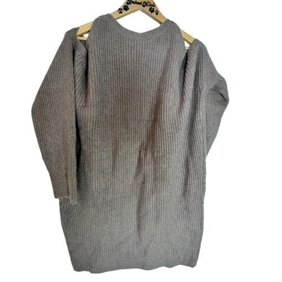 Express Women’s NWT Cold Shoulder Cable Knit Sweater Dress size XL - Picture 7 of 8